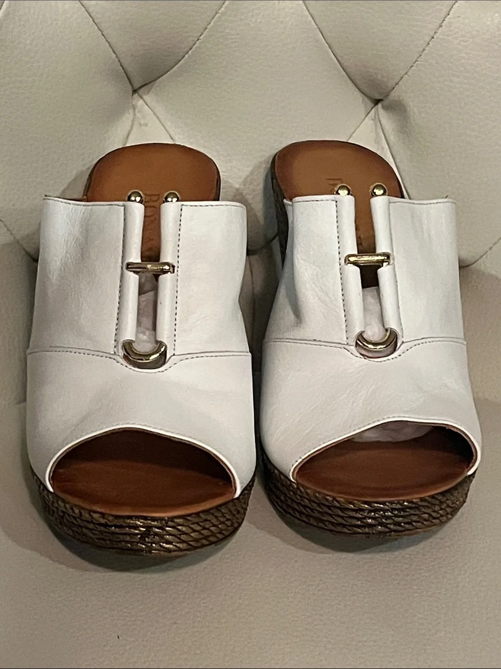 White Leather Open-Toe Platform Wedge Sandals Bronze Wedge Size 8 Gold Details